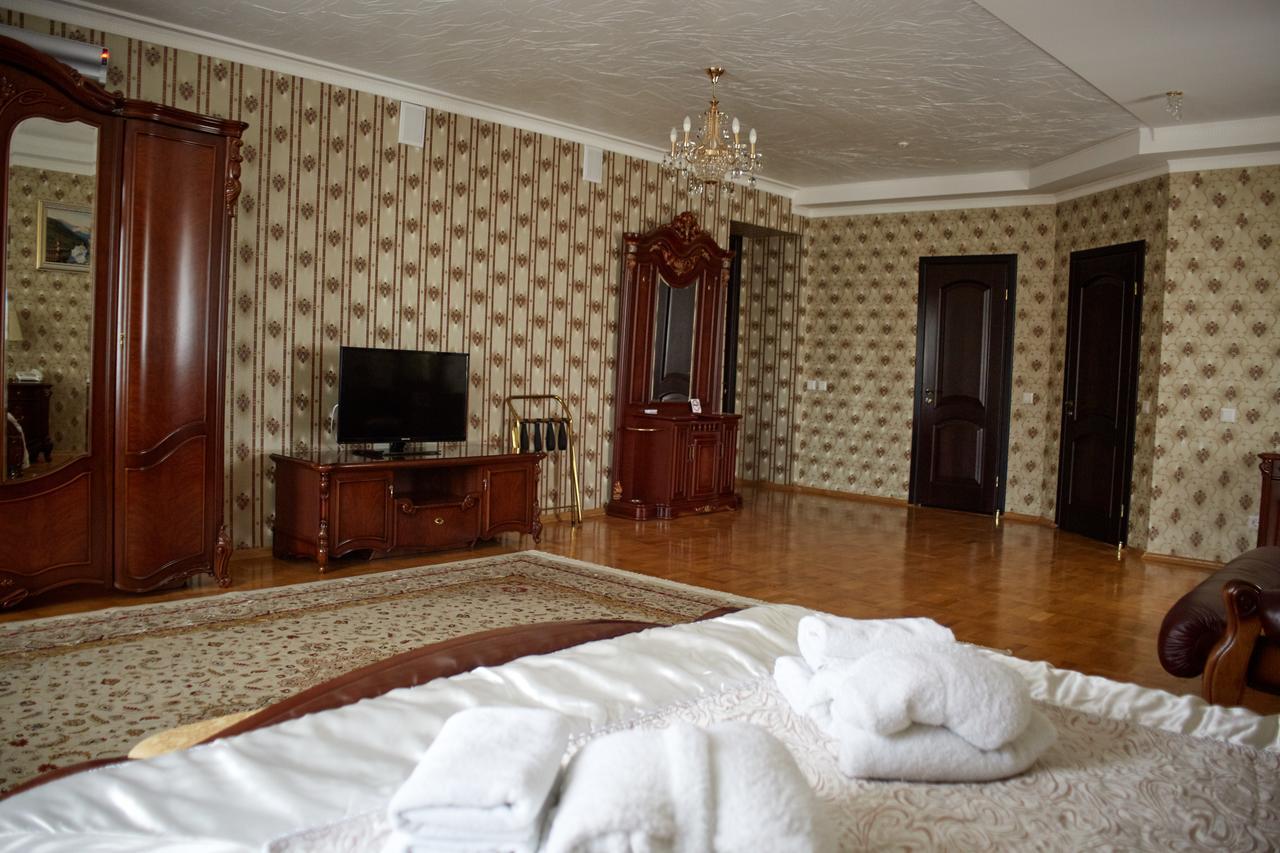 Garden Hall Ternopil Esterno foto
