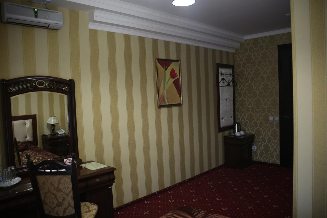 Garden Hall Ternopil Esterno foto
